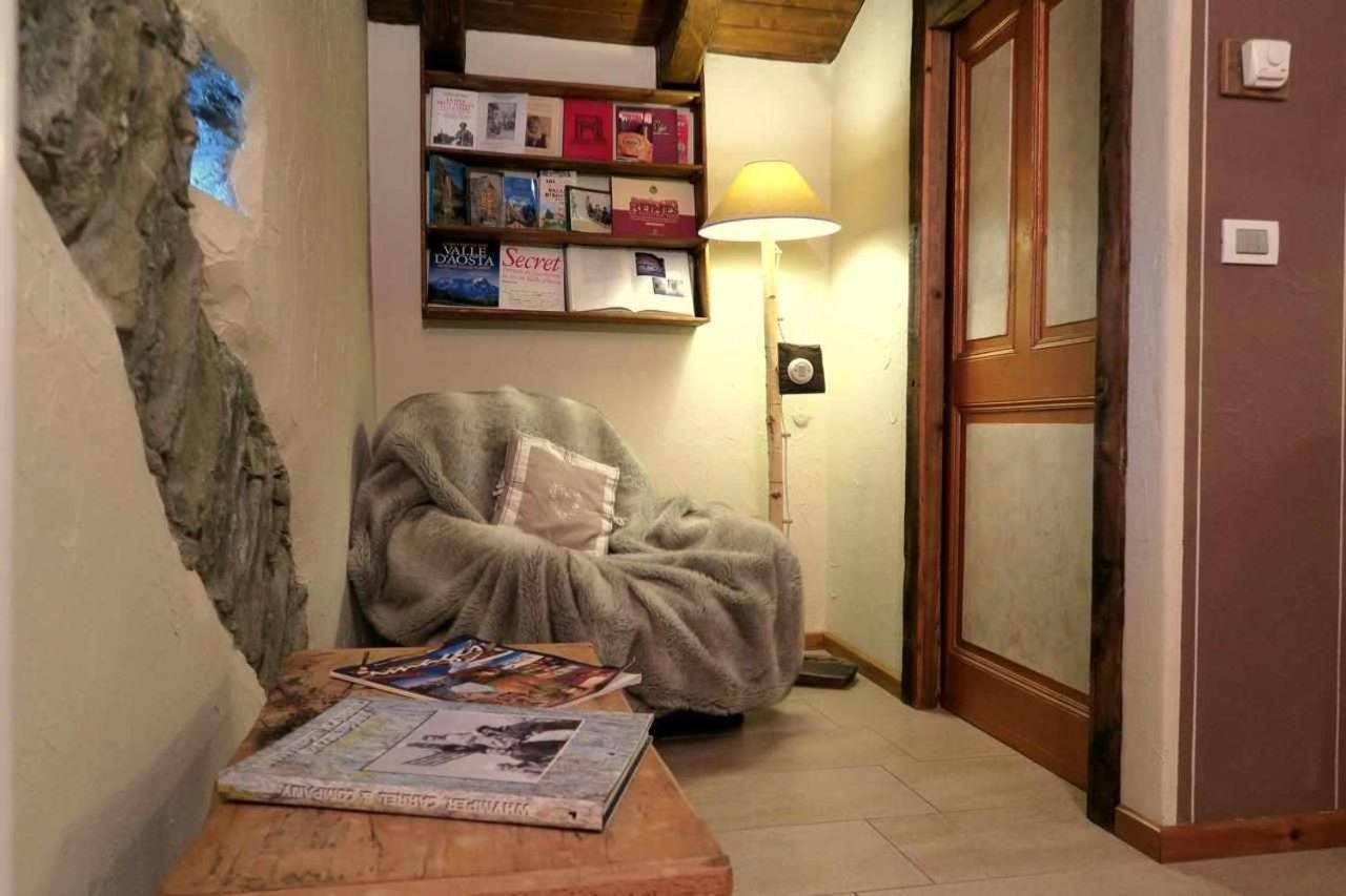 Romantica Suite Con Vasca Idromassaggio Aosta Exterior foto